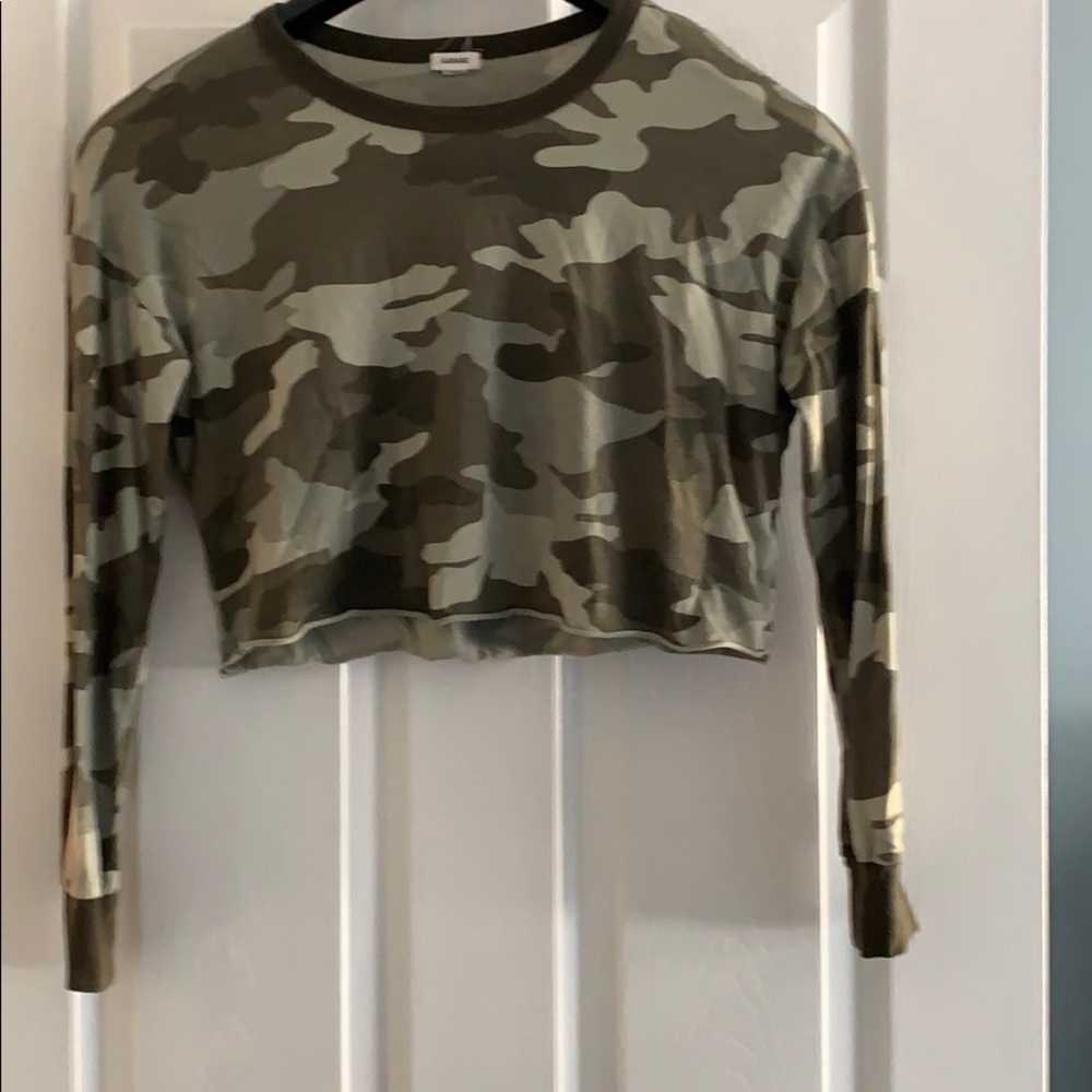 Long sleeve crop top